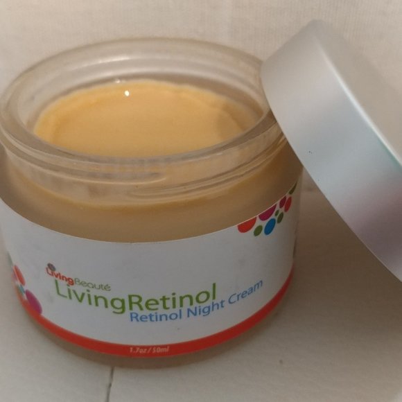 LivingRetinol Best Retinol Night Cream - Picture 2 of 3